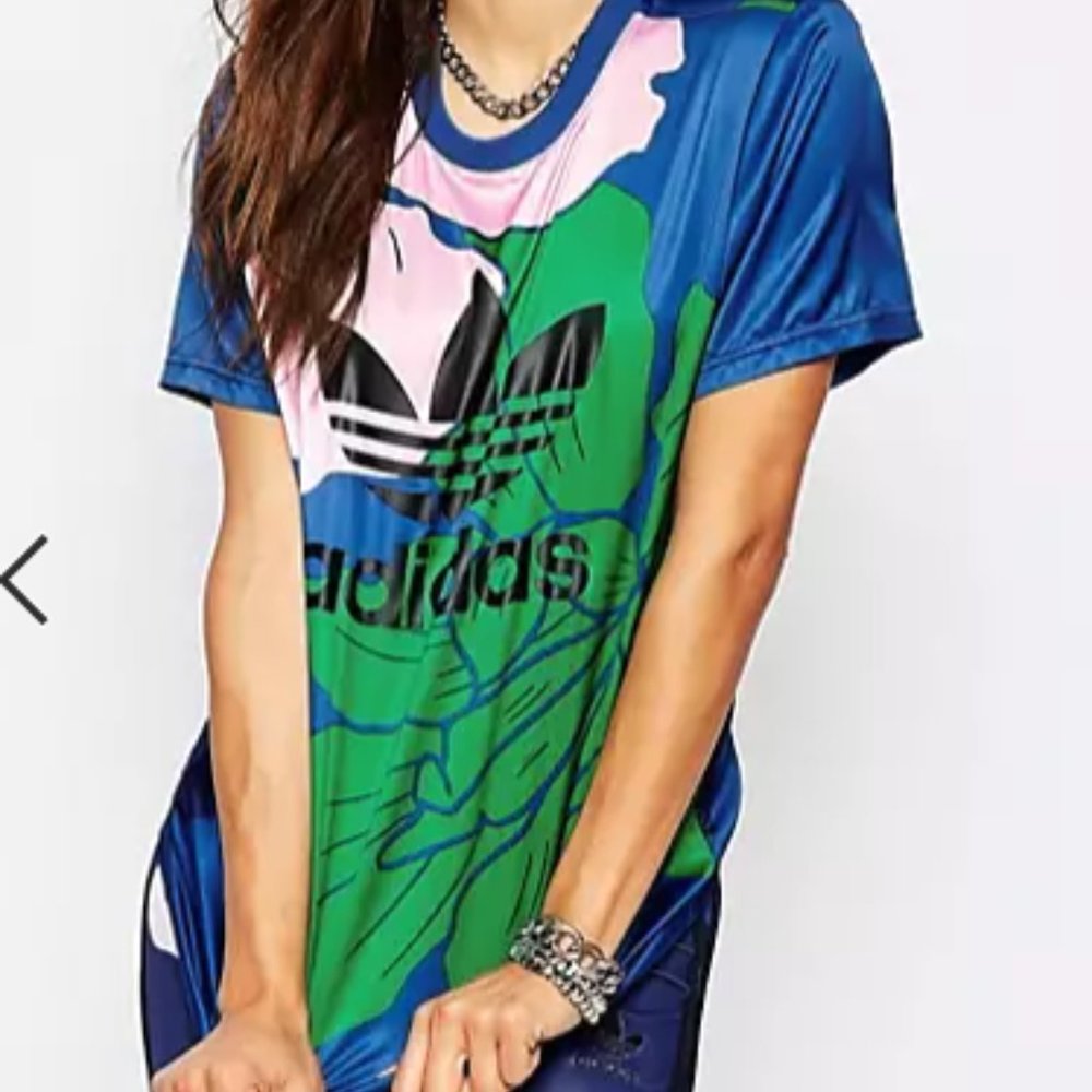 Adidas Originals T-Shirt in Engraved Floral Print with Trefoil Logo - Size L